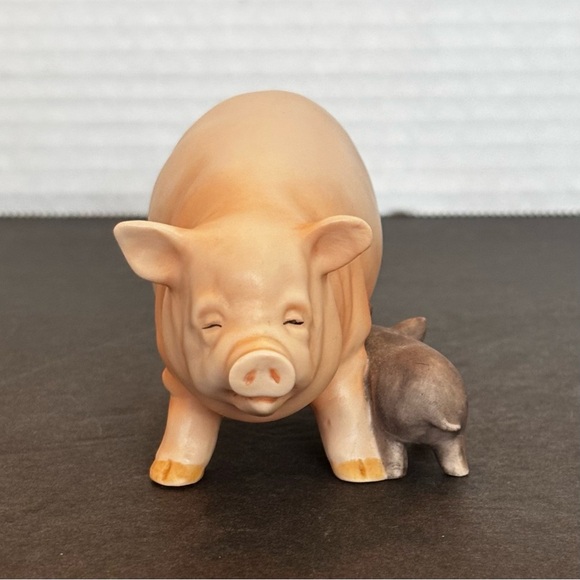 Vintage Enesco 1990 Porcelain Mama Pig & Feeding Piglet Figurine - Picture 10 of 10